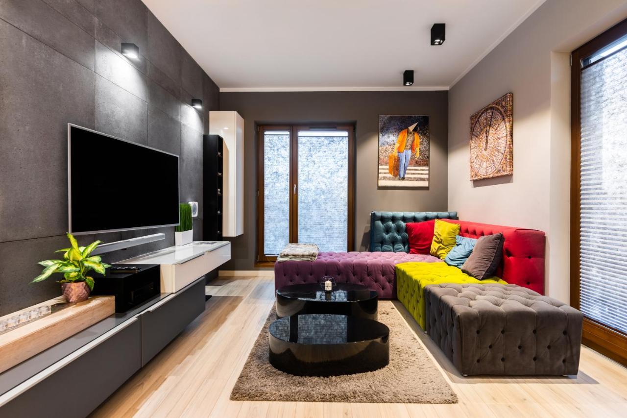 Elegant Business Accommodation With Parking - By Upstairs Краков Экстерьер фото